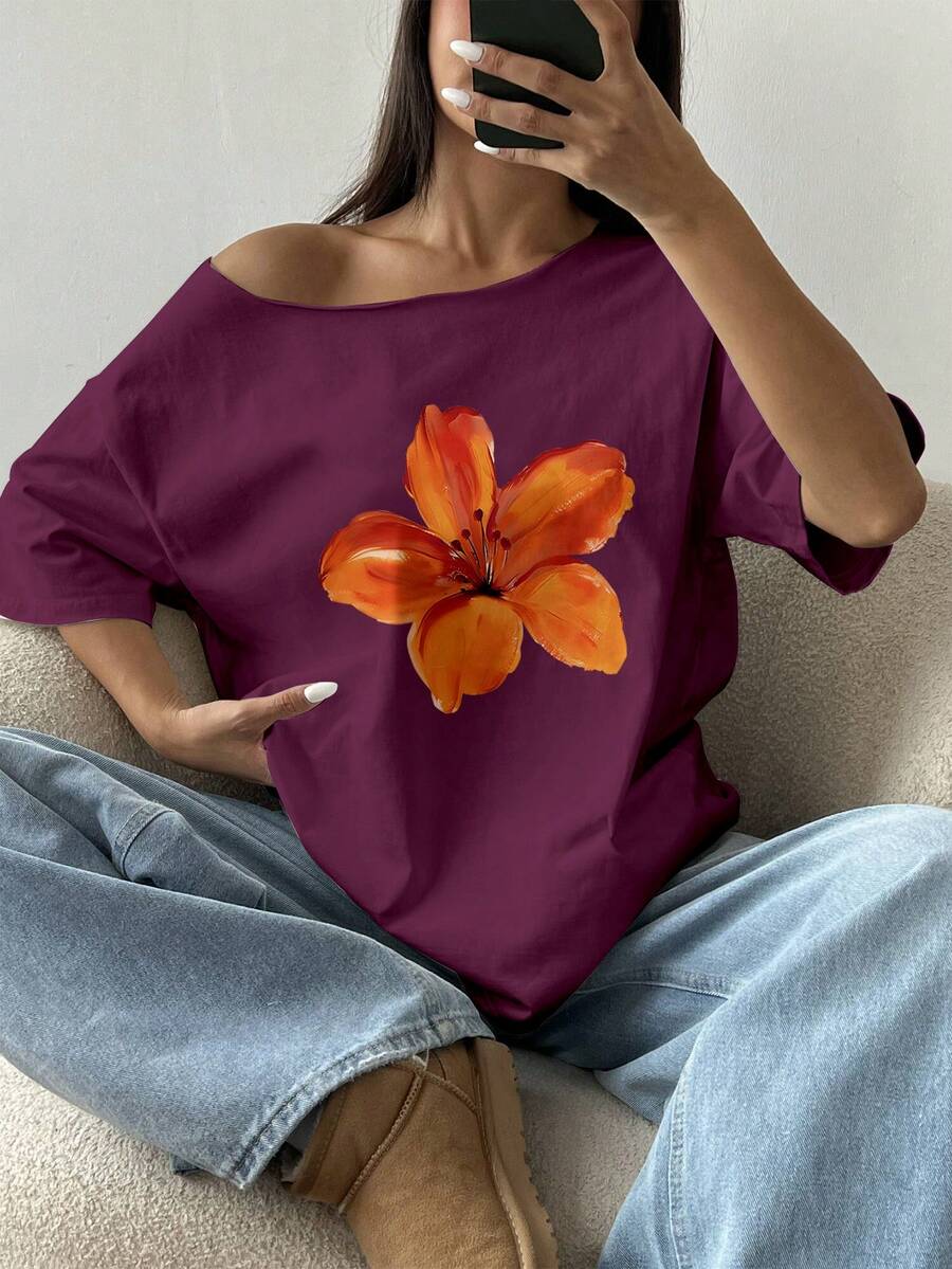 Flirla Áo thun nữ tay ngắn dáng rộng, trễ vai, họa tiết hoa, màu đỏ tía. - Màu Đỏ Sâu - Xem 1