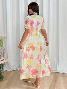 SHEIN EZwear 印花网纱蕾丝拼接加大码V领连衣裙 - 彩色 - 查看 2