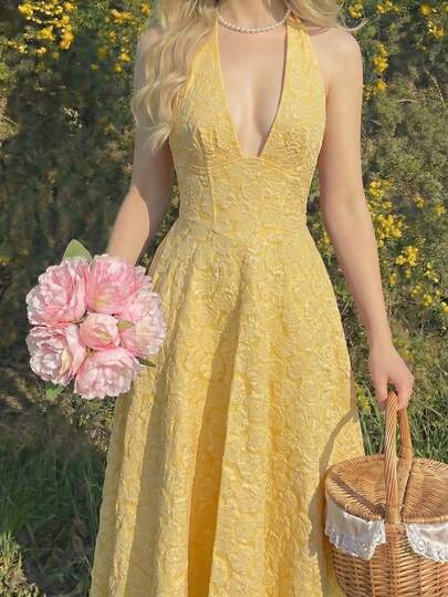 Glamine Charm Đầm nữ cổ yếm, đầm chữ A vải jacquard, đầm nữ cổ yếm hở lưng.