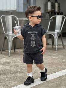 SHEIN Playful Pals 男婴黑色水洗套头卫衣搭配黑色运动短裤，饰有图案，适合日常外出、校园穿着、家庭聚会、生日派对、休闲拍照、情人节等场合。 - 黑色 - 查看 10