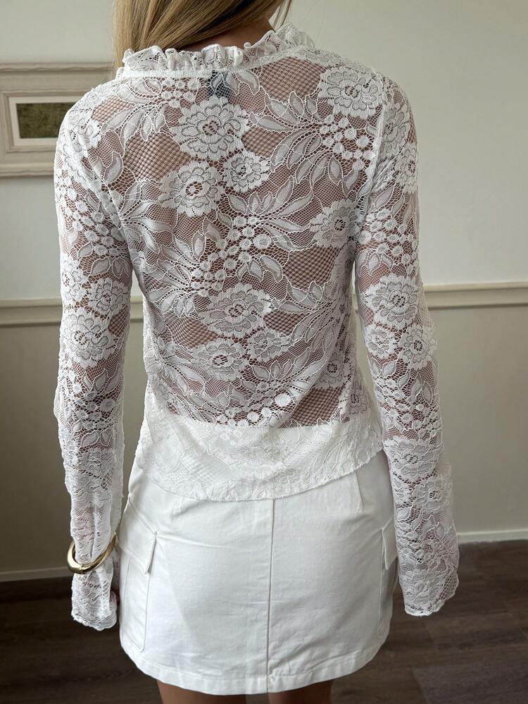 Women's White Minimalist Geometric Lace Textured Fabric Sleeveless Camisole, Suitable For Spring And Summer