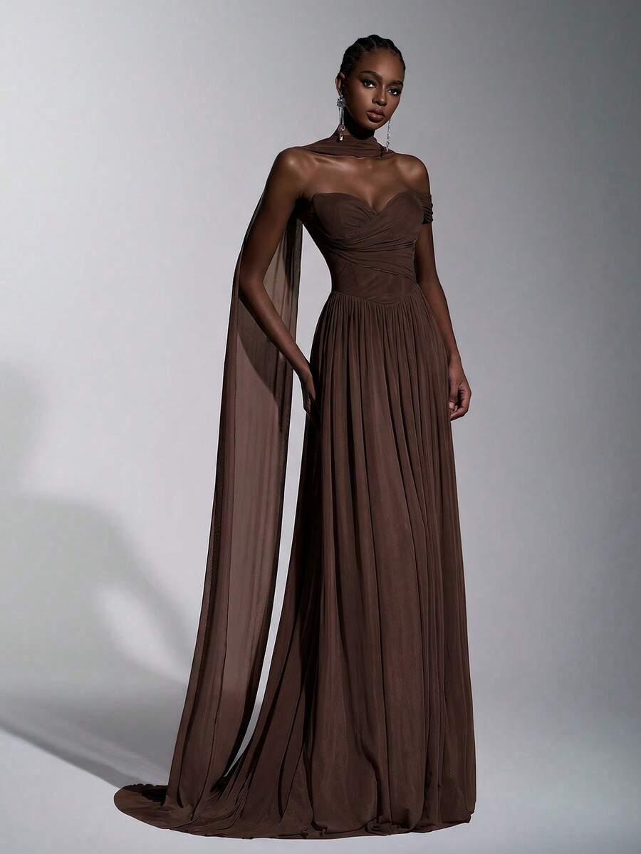 优雅浪漫时尚的弹力网纱无肩带礼服，饰有鱼骨纹，前开衩，荷叶边装饰，A字廓形，拖尾，无肩带飘逸设计，长款正式派对礼服，婚礼宾客礼服，蓝色长款连衣裙，伴娘礼服，正式晚礼服 - 咖啡棕 - 查看 1