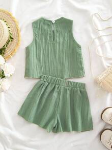 SHEIN Bộ 2 món cho bé gái, gồm áo tank top cổ tròn màu trơn và quần short, thích hợp mặc thường ngày. - màu xanh lá - Xem 6