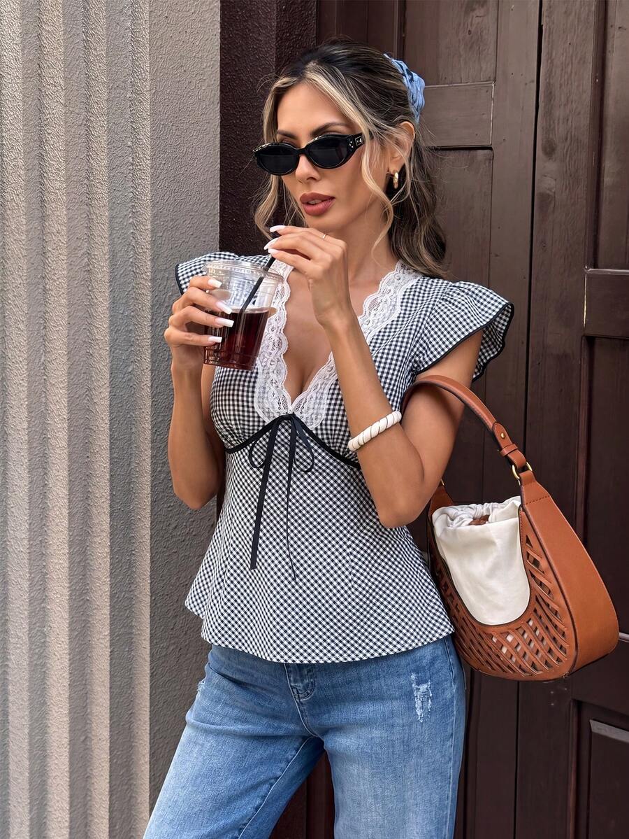 Pariaura Áo kiểu nữ kẻ caro phối ren cổ chữ V - màu đen - Xem 1