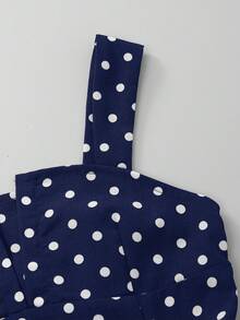 SHEIN Đầm chấm bi cổ điển cho bé gái, chất liệu vải mềm mại (cổ vuông tay phồng eo + dây đeo eo + nền xanh dương họa tiết chấm bi trắng), phù hợp cho nhiều mùa, họa tiết chấm bi cổ điển kết hợp với kiểu dáng retro cho mặc hàng ngày/hẹn hò, chân váy rộng dễ phối đồ, tạo nên vẻ ngoài dịu dàng, nữ tính cổ điển. - Màu xanh hải quân - Xem 4