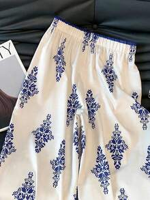 GlowEve CURVE Plus Size Women Floral Print Casual Versatile Daily Wear Pants Vacation White Autumn - Blue - View 3