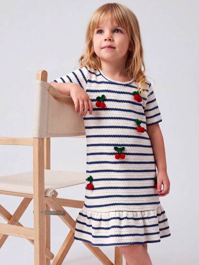 Maija Kids Maija Kids 1件儿童/少女休闲度假可爱宽松樱桃装饰针织蓝白条纹短袖圆领连衣裙，适合日常、度假、外出、返校、春季、夏季穿着。