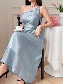 Vestido de mujer elegante de unicolor con cuello asimétrico, manga sin mangas y plisado, de largo medio, para verano y como vestido de invitada de boda - Azul - Ver 5
