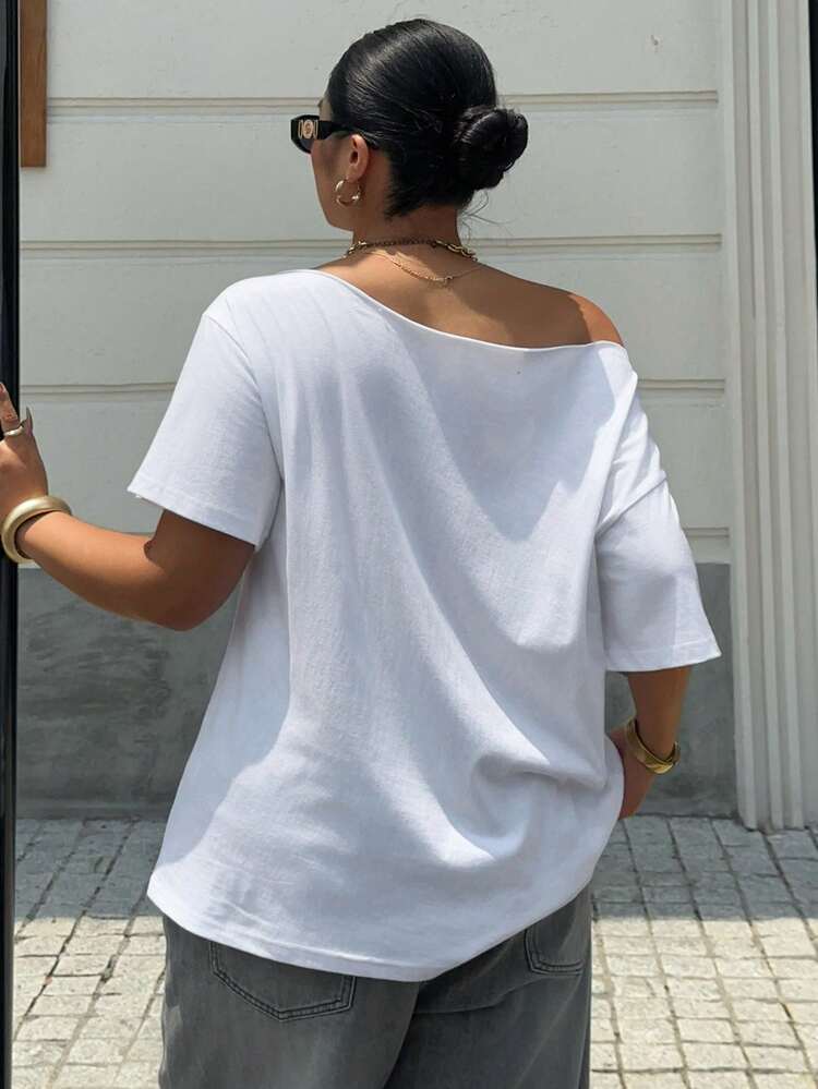 Dazy Plus Graphic Print Loose Off-Shoulder Casual Street Style Plus Size White Short Sleeve T-Shirt For Women, Spring/Summer