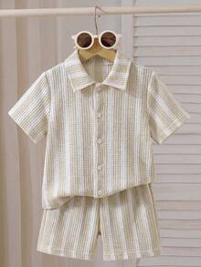 SHEIN Genkimix Kids Bộ 2 món áo sơ mi và quần short dệt kim kẻ sọc cho bé trai - Màu be - Xem 1