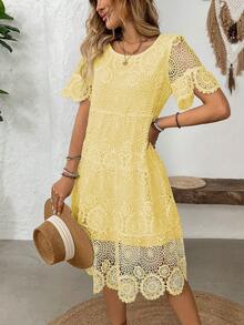 Vestido informal hasta la pantorrilla con encaje para vacaciones, diseño calado en forma de pastel para mujeres - Amarillo - Ver 4