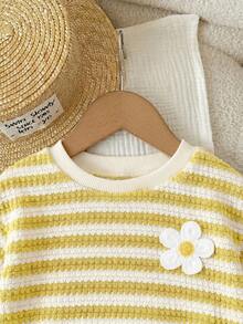 SHEIN LMoss Kids 2 pièces Ensemble t-shirt à manches courtes col rond et short imprimé rayures pour bébé fille, tenue d'été décontractée - Jaune citron - Voir 6