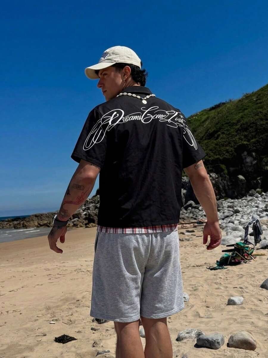 Solantero Curved Handwritten Font Casual Printed Men's Standard Size Cropped Loose Fit Short Sleeve Shirt, Essential For Dates And Gatherings, Fashionable Couple Gift For Boyfriend - Black and White - View 1