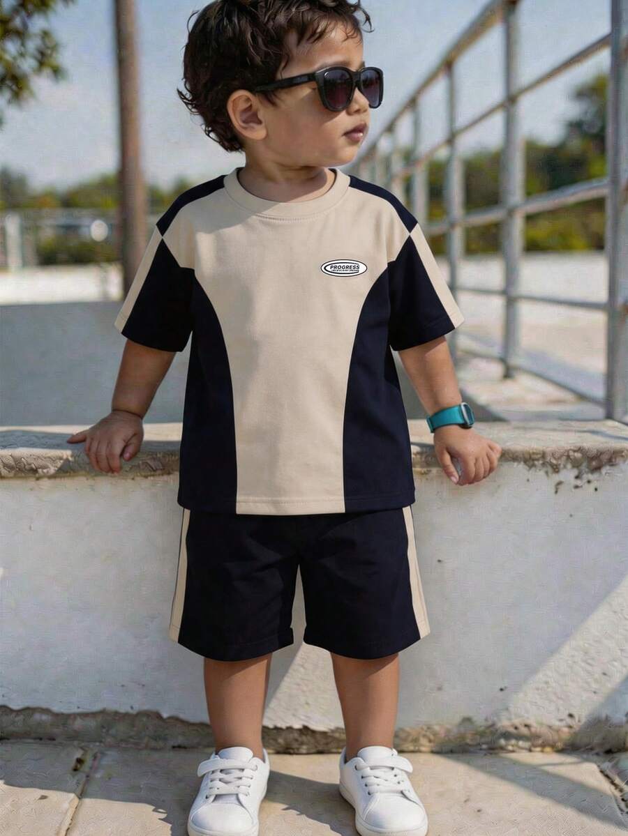 SHEIN Set Kaos Kasual Anak Laki-Laki, Motif Patchwork Klasik Prajurit Masa Depan Sci-Fi, Cetakan Logo Kecil yang Elegan, Cocok untuk Olahraga, Musim Semi/Panas - MultiWarna - View 1