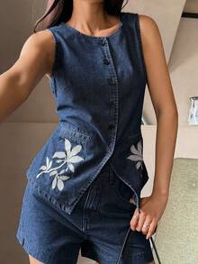 DAZY Women's Round Neck Sleeveless Denim Vest With Embroidery Decor And Shorts, Vacation Style Denim Set - Dark Wash - View 7