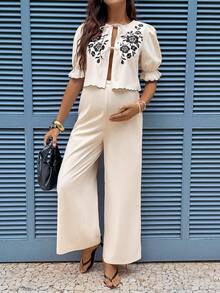 SHEIN Bộ đồ bầu 2 món gồm áo sơ mi và quần ống rộng thêu hoa, thích hợp cho kỳ nghỉ. - Màu be - Xem 5