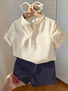 SHEIN LMoss Kids 2件套男婴夏季可爱休闲立领蓝色短袖衬衫和条纹弹力腰短裤套装，适合生日派对、晚宴、演出、婚礼、迎婴派对、一周岁生日庆祝活动。 - 藏蓝色 - 查看 8