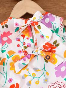 SHEIN Bộ 2 món áo và quần short họa tiết hoa nhí cho bé gái. - Nhiều màu - Xem 3