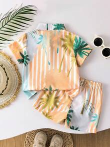 SHEIN Bộ đồ 2 món cho bé trai, áo thun ngắn tay dệt kim thoải mái, họa tiết cây cọ trên nền màu sáng, kết hợp với các màu xanh nhạt, vàng nhạt, trắng tươi mát, tạo nên không khí biển nhiệt đới sống động. Quần short cùng màu sáng, dáng rộng, thiết kế lưng thun, thích hợp cho các dịp xuân/hè như đi nghỉ mát, mặc hàng ngày. - trắng - Xem 5