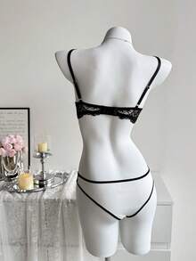 DAZY 2 piezas Conjunto de sujetador inalámbrico y panty con tirantes de espagueti ajustables y parches de encaje para mujeres - Negro - Ver 15