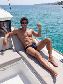 Manfinity Swimmode 2026 New Men's Color Block Beach Vacation Swimming Pool Party Swim Trunks,Men's Swimwear With Contrasting Color Splice, Fashionable Design Suitable For Summer, Hawaiian Bathing Suits For Men Swimwear For Men - Multicolor - View 3