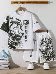 SHEIN Bộ áo thun ngắn tay và quần short in hình sư tử dành cho thiếu niên, phong cách thường ngày, thoải mái, thời trang, đa năng, chất liệu mềm mại, phù hợp cho mặc hàng ngày, đi học, dã ngoại, thể thao ngoài trời, mùa xuân/hè. - trắng - Xem 2
