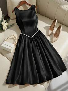 GlowEve Robe longue élégante en tissu , couleur unie champagne, avec décoration de ruban de perle à la taille. Convient pour les rendez-vous, les fêtes et les sorties. - Noir - Voir 3