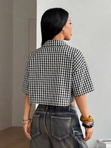 Coolane 女款夏季街頭風外出簡約返校風黑色格紋寬鬆短版上衣，學院風寬鬆短版上衣 - 黑與白 - 查看 4