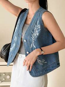 Women's V-Neck Sleeveless Embroidered Elegant Denim Vest, Vacation Style Summer - Light Wash - View 3