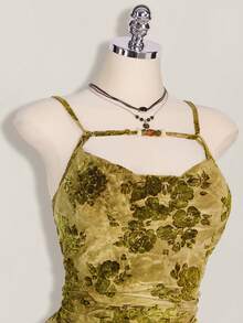 SHEIN ICON Đầm slip dáng rộng phong cách Y2K retro, cổ khoét sâu, xếp ly, đính hạt và chất liệu nhung, kiểu Trung Quốc cổ điển, thích hợp cho hẹn hò, tiệc tùng, du lịch, các buổi tiệc. - Màu vàng - Xem 5