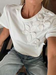 DAZY Women's Summer Round Neck 3D Floral Decor Cropped Casual T-Shirt - White - View 6