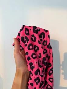 ZzzCrew Setelan 2 Potong Musim Panas Wanita Motif Leopard Vintage dengan Patchwork Renda dan Celana Panjang Ruffle Model Flare - Hot Pink - View 6