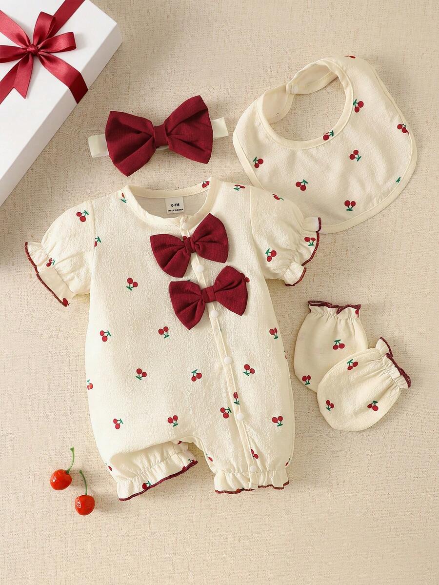 SHEIN Bộ 4 món: Bộ đồ mùa hè ngọt ngào và dễ thương dành cho bé gái với họa tiết quả anh đào, cổ tròn, mở phía trước, tay phồng và nơ; bao gồm băng đô nơ đỏ phối màu, găng tay và yếm - hoàn hảo cho những chuyến đi chơi hàng ngày. - Màu be - Xem 1