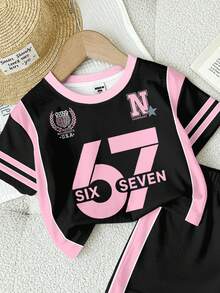 2件套女婴全黑休闲宽松67号图案印花短袖T恤和短裤套装，适合春夏日常穿着、街头风、度假、运动、返校节等场合。 - 彩色 - 查看 4