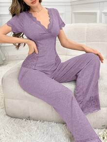 Côtesoire Set Piyama Wanita Lengan Pendek Leher V Warna Polos dengan Hiasan Renda Kontras di Pinggang - Purple - View 4