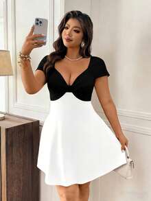 SHEIN Clasi CURVE Gaun Ukuran Besar Motif Patchwork Hitam Putih Lengan Pendek Leher V Dalam Gaun Koktail Musim Panas Elegan - Hitam dan Putih - View 8