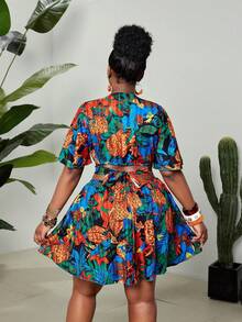 SHEIN Tall CURVE Đầm cỡ lớn in họa tiết nhiệt đới, kiểu dáng thường ngày, khoét eo. - Nhiều màu - Xem 2