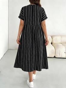SHEIN Essnce Đầm ngắn tay dáng rộng họa tiết hoa kẻ sọc phong cách retro, thích hợp cho mùa xuân và hè. - màu đen - Xem 2