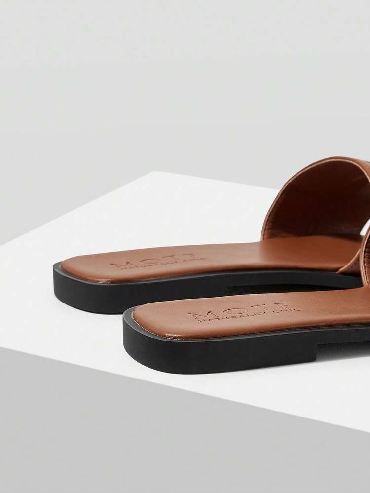 NEW OUTDOOR WOMEN'S FLAT SANDALS SQUARE TOE SLIPPERS WOMEN CASUAL COMFORTABLE PARTY COMMUTING SUMMER WOMEN'S SHOES THICK BOTTOM NON-SLIP SLIPPERS WOMEN FOR CHRISTMAS SPRING SHOES