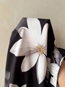 Miaspire Bộ đồ 2 mảnh cỡ lớn, màu trơn, cổ tròn, tay ngắn và chân váy in hoa thanh lịch. - Đen và trắng - Xem 8
