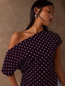 SHEIN BAE 女款白色波點夏季優雅夜出不對稱肩T恤，休閒純色上衣，適合疊穿、上班與上學穿著 - 紫紅色 - 查看 3