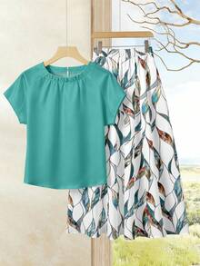 Rusticease Plus Size Women's Solid Color Raglan Sleeve Shirt And Allover Print Mini Skirt 2-Piece Set, Suitable For Vacation - Multicolor - View 5