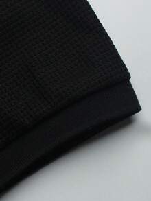 Manfinity Homme Conjunto de camisa polo y pantalones cortos de unicolor para hombres, casual y minimalista para uso diario. Conjunto casual de dos piezas para hombres - Negro - Ver 8