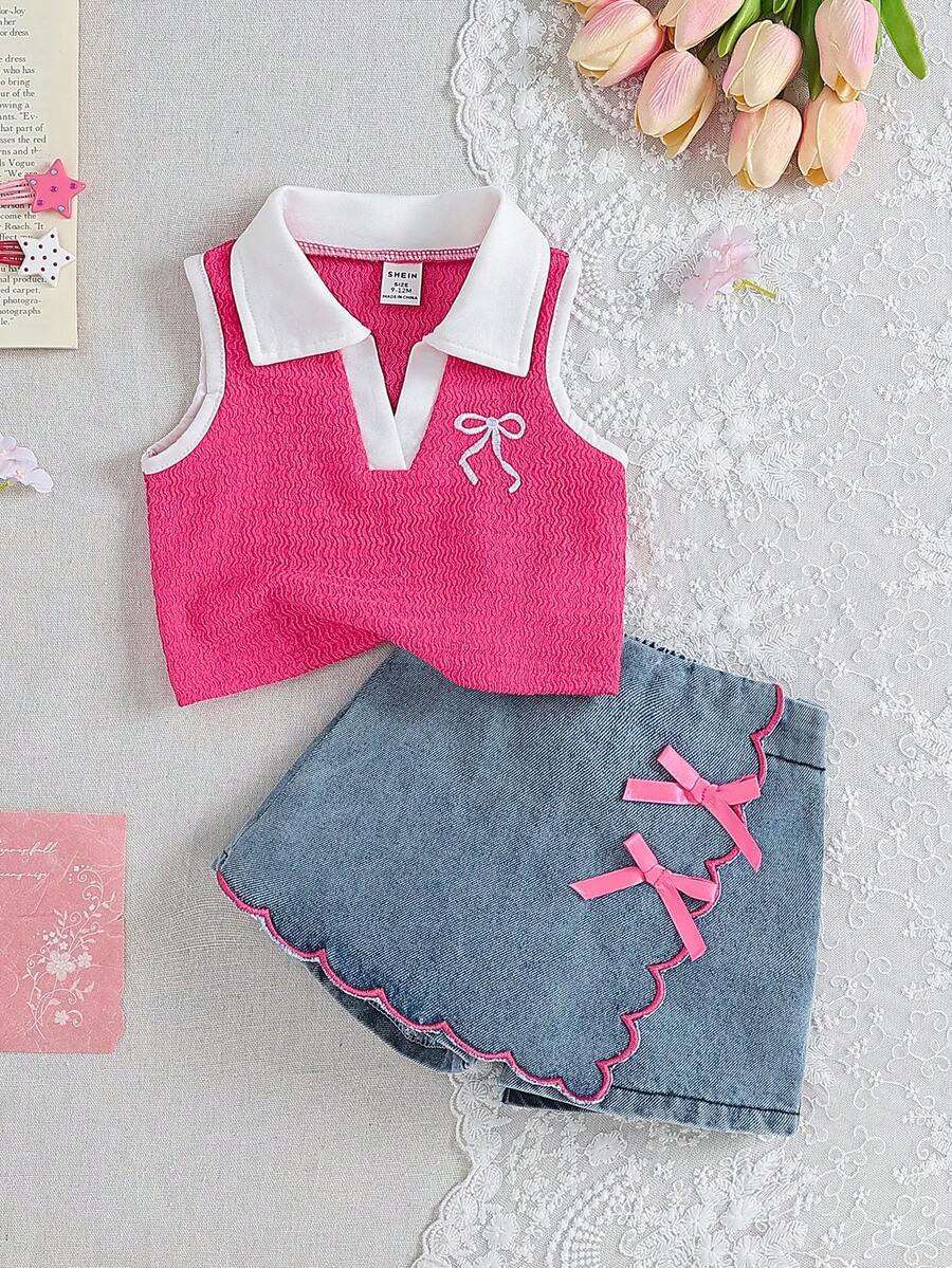 SHEIN Playful Pals 2件組女嬰粉色夏季可愛度假風領口無袖蝴蝶結刺繡桃紅色V領背心彈性腰淺藍色短褲休閒套裝 - 玫紅色 - 查看 1