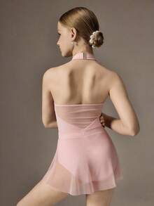 SHEIN Conjunto de 2 piezas de leotardo de ballet + falda para niñas preadolescentes, leotardo de diseño con espalda descubierta, de ajuste ceñido, con profundo escote en V y malla suave, con falda de malla fluida, de tela elástica y cómoda, adecuado para baile, yoga y gimnasia en verano - Rosa - Ver 2