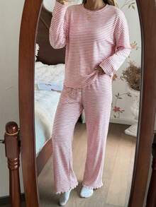 SHEIN Conjunto de pijama de mujer casual con cuello redondo, manga larga y estampado de rayas suelto - Rosa Pálido - Ver 3