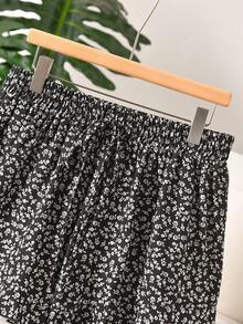 CosyJoli Quần short dáng chữ A họa tiết hoa cỡ lớn, quần short đen có bèo nhún, quần short mùa hè dễ thương - Đen và trắng - Xem 4