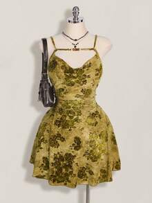 SHEIN ICON Đầm slip dáng rộng phong cách Y2K retro, cổ khoét sâu, xếp ly, đính hạt và chất liệu nhung, kiểu Trung Quốc cổ điển, thích hợp cho hẹn hò, tiệc tùng, du lịch, các buổi tiệc. - Màu vàng - Xem 3