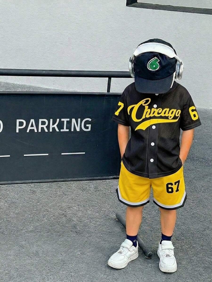 SHEIN 两件装男童休闲运动学院风可爱度假开衫棒球夹克套装,包含一件衬衫和一条短裤,适合儿童穿着,幼儿男童服装,返校季男童套装,适合生日派对、晚宴、演出、婚礼、洗礼、开幕式等场合,日常穿着也适合上学、旅行、运动,适合春夏季节。 - 黃色 - 查看 1