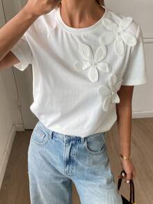 DAZY Women's Summer Round Neck 3D Floral Decor Cropped Casual T-Shirt - White - View 5